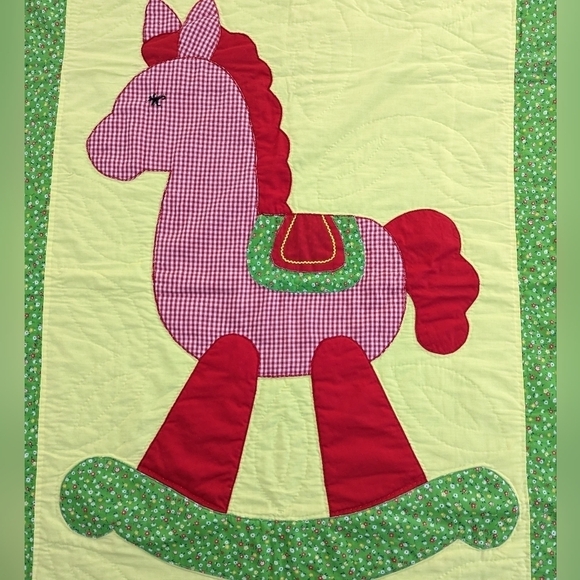Handmade green quilt baby blanket - Picture 2 of 5